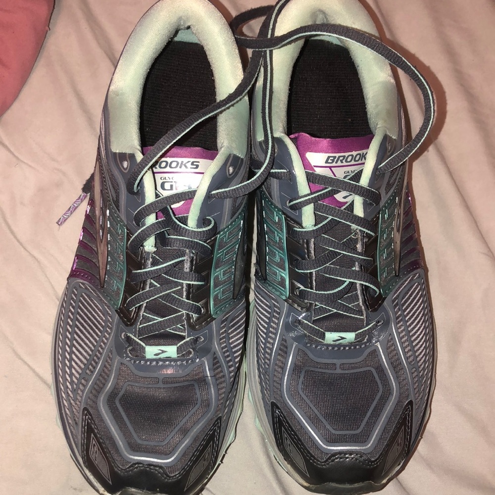 BROOKS RUNNING SHOES